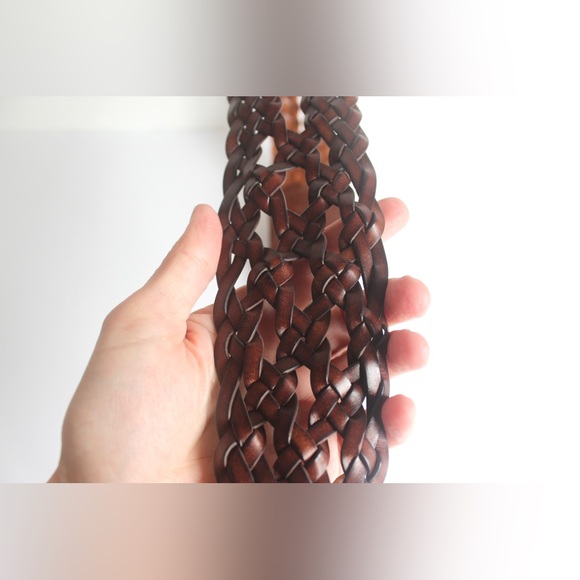 Vintage Cognac Brown Woven Knotted Leather Belt, Size XL Adjustable 33-41” Wide - Picture 4 of 7